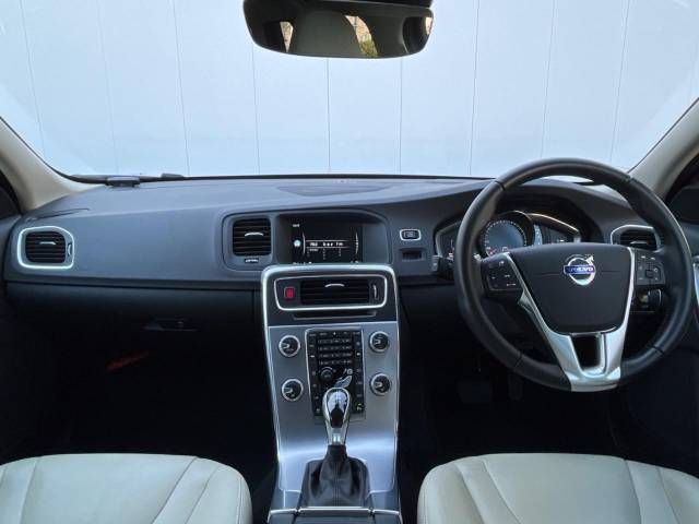 Volvo V60 2016-09 20661-1