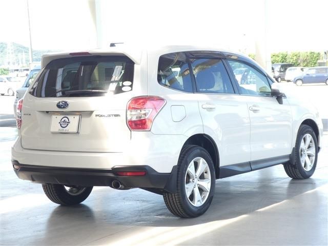 Subaru FORESTER 2014-03 10062-6