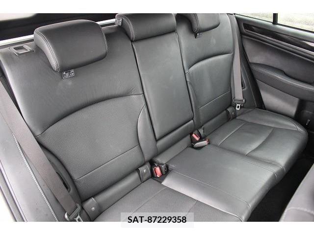 Subaru OUTBACK 2018-02 213674-13