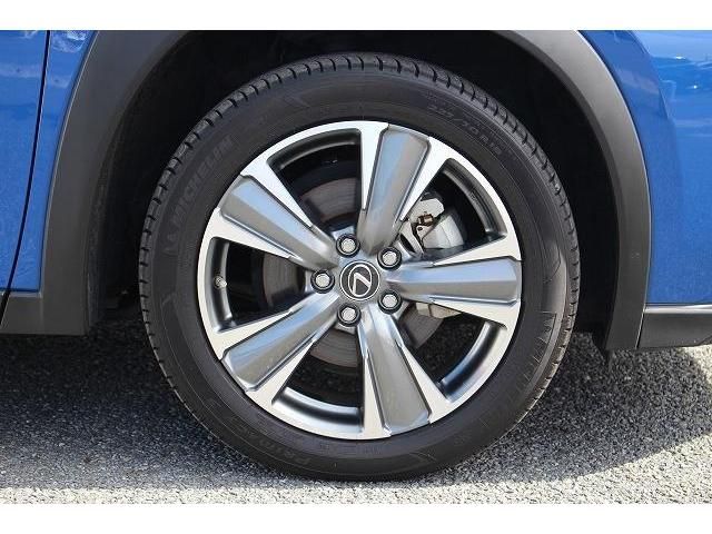 Lexus UX 2021-02 8824-9