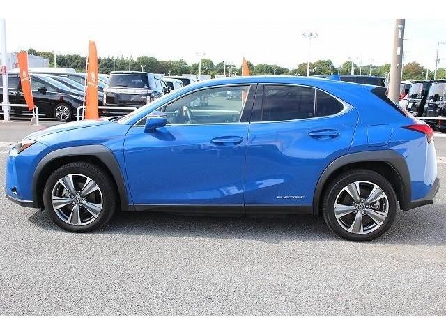 Lexus UX 2021-02 8824-6