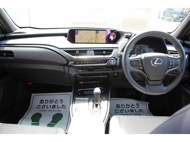 Lexus UX 2021-02 8824-14