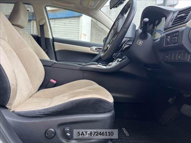 Lexus CT 2014-07 275175-6