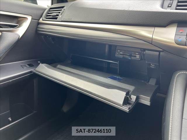 Lexus CT 2014-07 275175-12