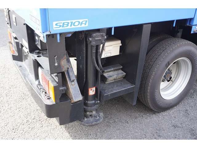 Isuzu ELF TRUCK 2018-08 184477-19