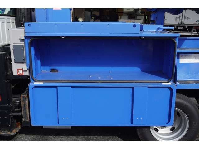 Isuzu ELF TRUCK 2018-08 184477-15