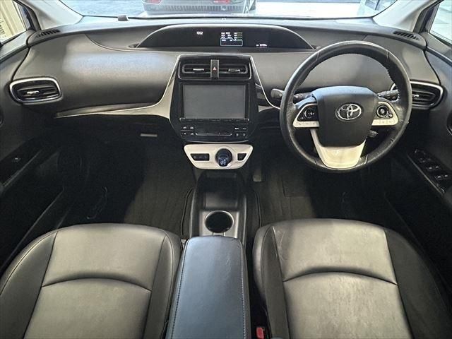 Toyota PRIUS 2016-02 195559-18