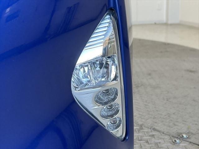 Toyota PRIUS 2016-02 195559-10