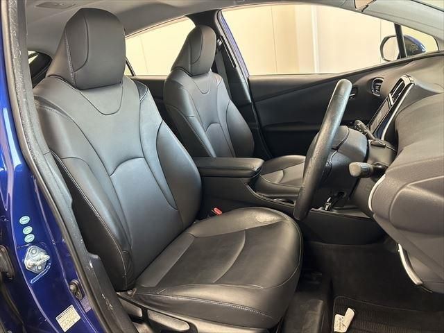 Toyota PRIUS 2016-02 195559-19