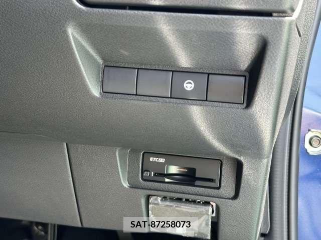 Nissan AURA 2023-05 302586-13