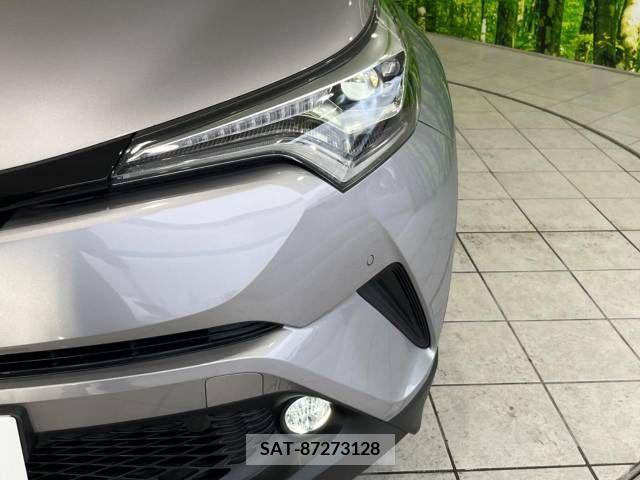 Toyota C-HR 2017-05 242075-12