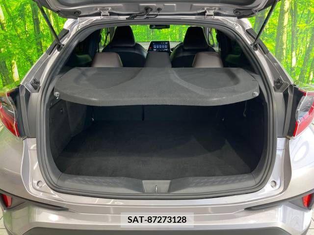 Toyota C-HR 2017-05 242075-11