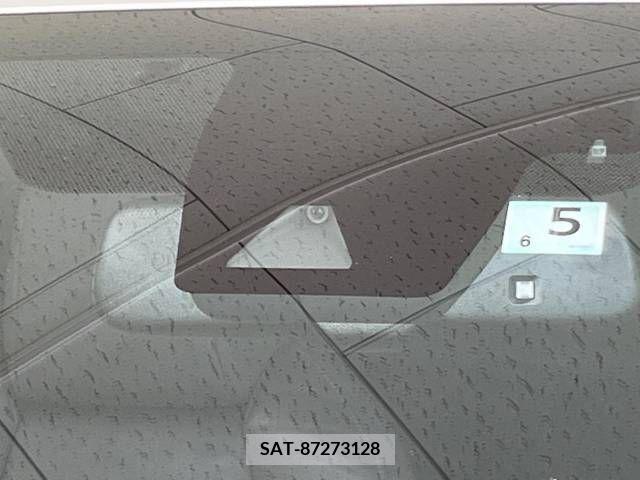 Toyota C-HR 2017-05 242075-2