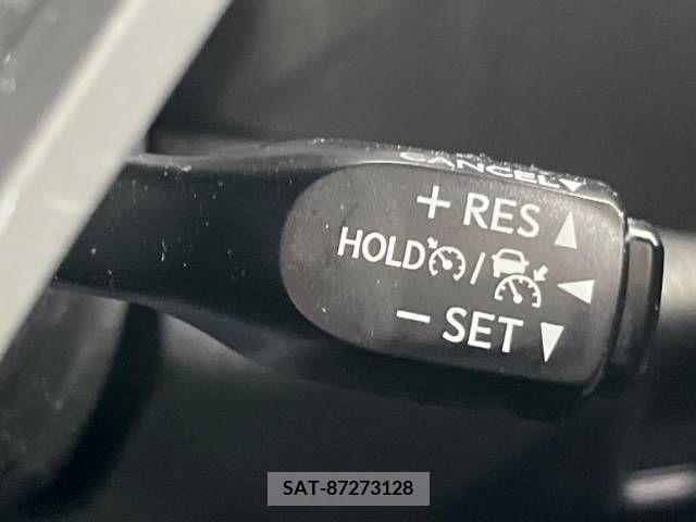 Toyota C-HR 2017-05 242075-5