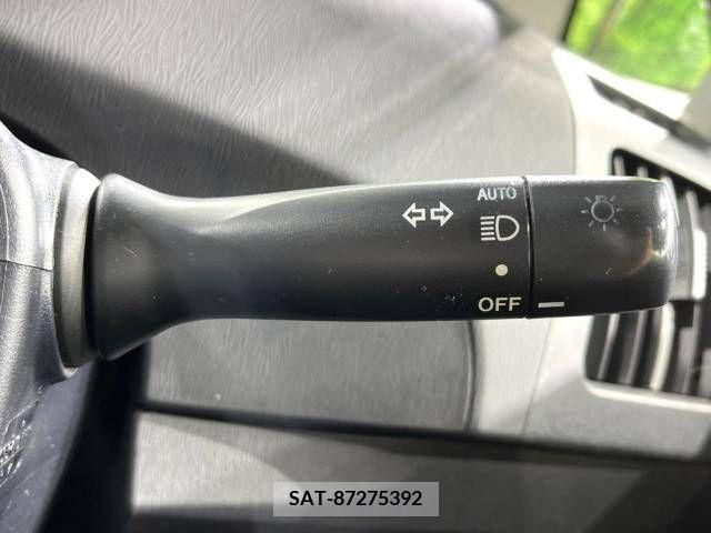 Toyota PRIUS 2013-07 255585-6