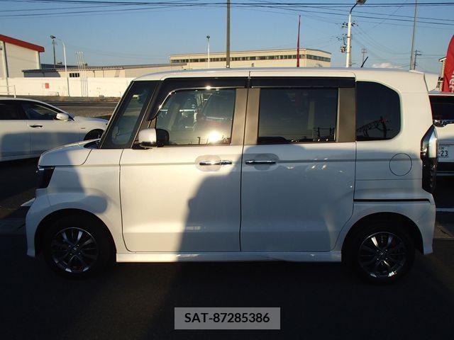 Honda N BOX CUSTOM 2022-03 219381-2