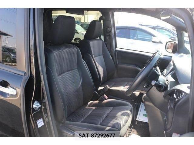 Toyota VOXY 2018-11 372617-13