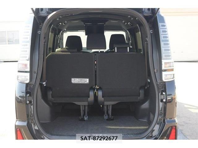 Toyota VOXY 2018-11 372617-12