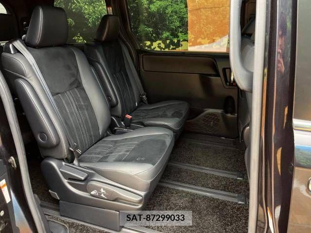 Toyota ESQUIRE 2019-03 217630-11