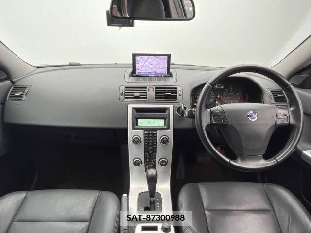 Volvo V50 2012-06 320561-1