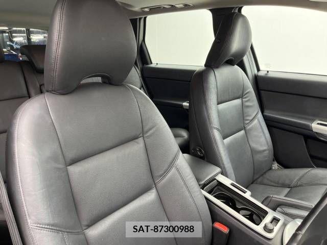 Volvo V50 2012-06 320561-11