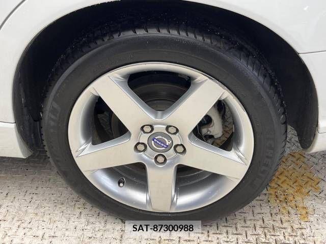 Volvo V50 2012-06 320561-15