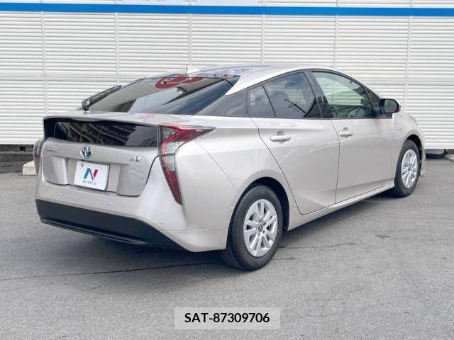 Toyota PRIUS 2017-12 393411-17