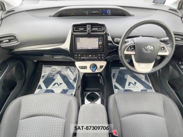 Toyota PRIUS 2017-12 393411-1