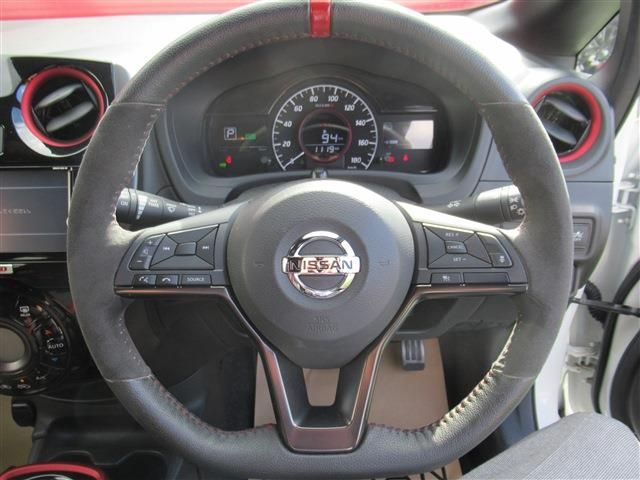 Nissan NOTE 2018-10 194729-8
