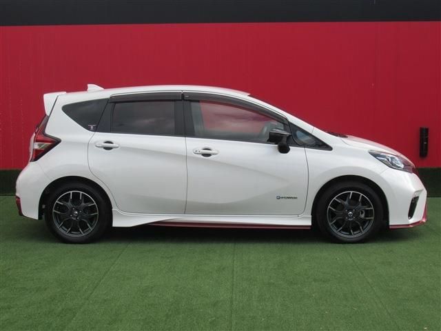 Nissan NOTE 2018-10 194729-25