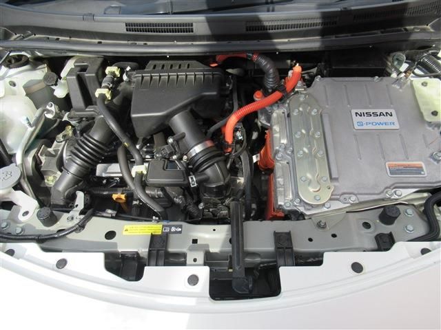 Nissan NOTE 2018-10 194729-28