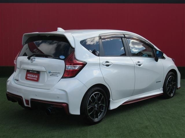 Nissan NOTE 2018-10 194729-24