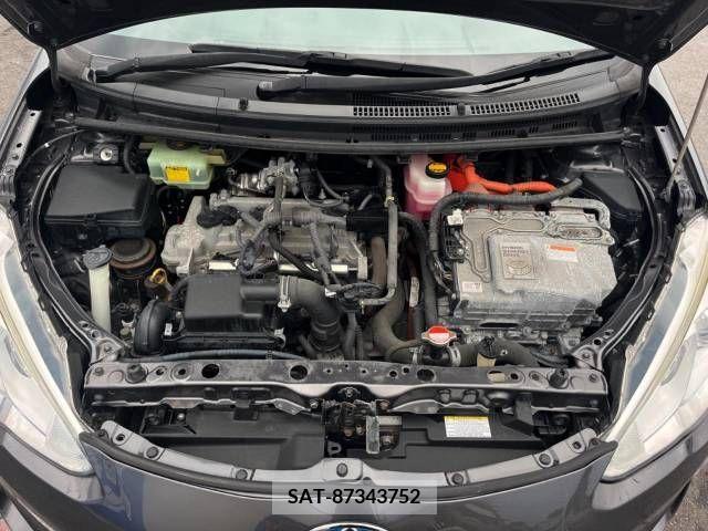 Toyota AQUA 2015-10 256001-18