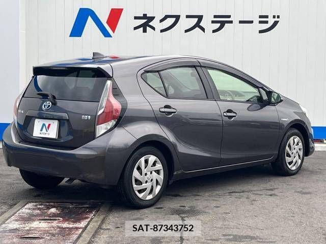 Toyota AQUA 2015-10 256001-17