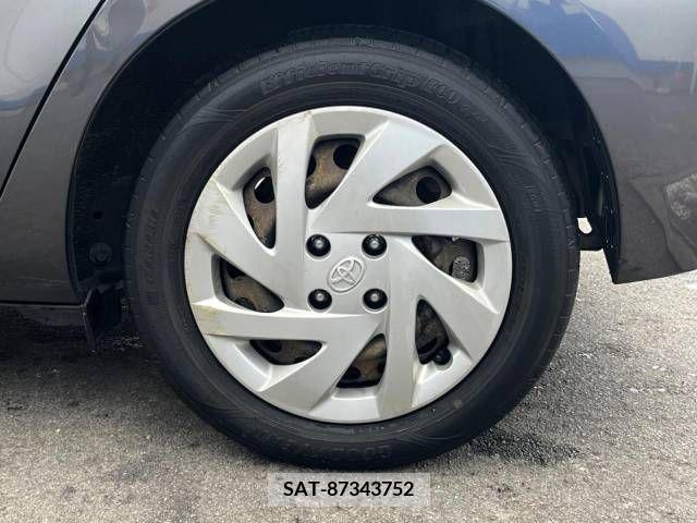 Toyota AQUA 2015-10 256001-13