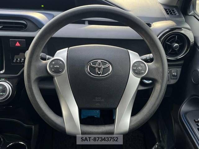 Toyota AQUA 2015-10 256001-11