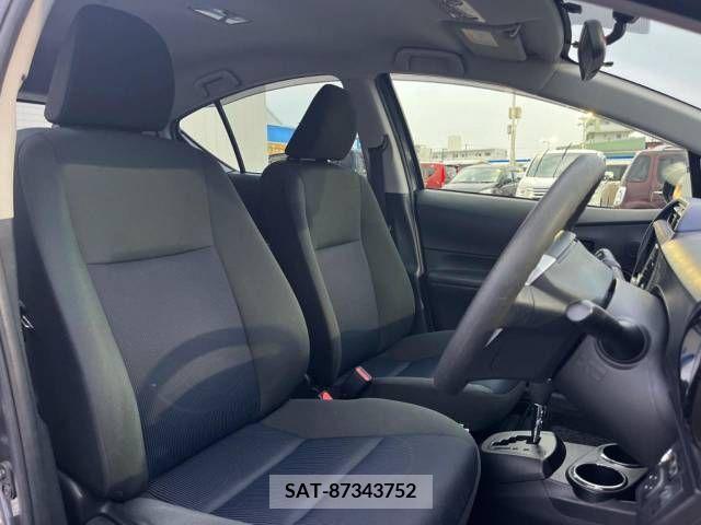 Toyota AQUA 2015-10 256001-8