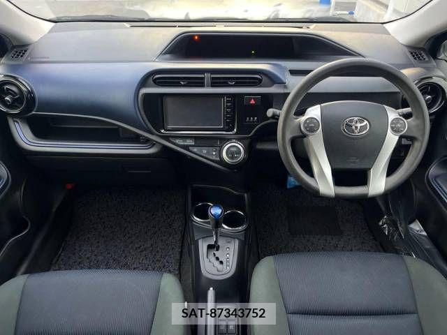 Toyota AQUA 2015-10 256001-1
