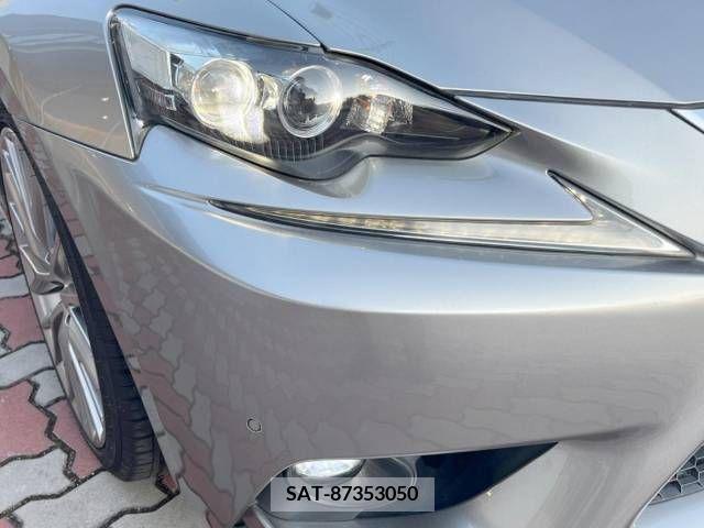 Lexus IS 2014-08 388135-12