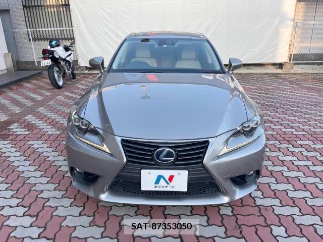 Lexus IS 2014-08 388135-14