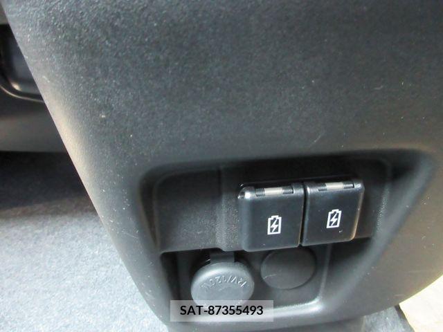 Suzuki SPACIA 2023-05 368663-18