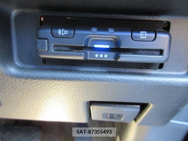 Suzuki SPACIA 2023-05 368663-14