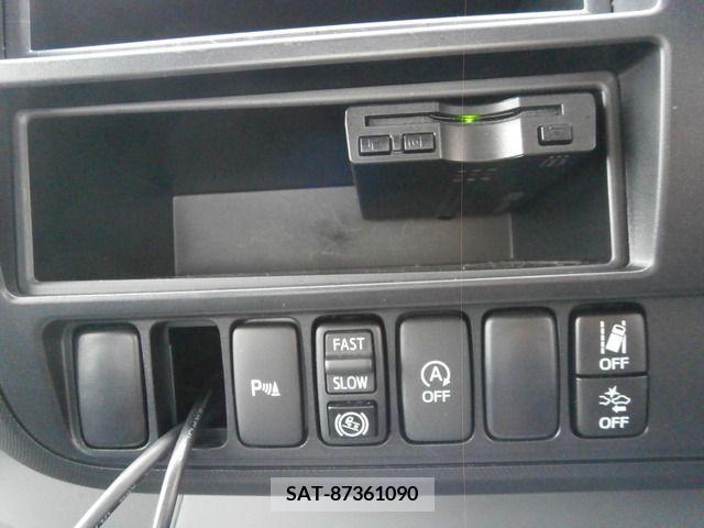 Hino DUTRO 2019-12 203795-11