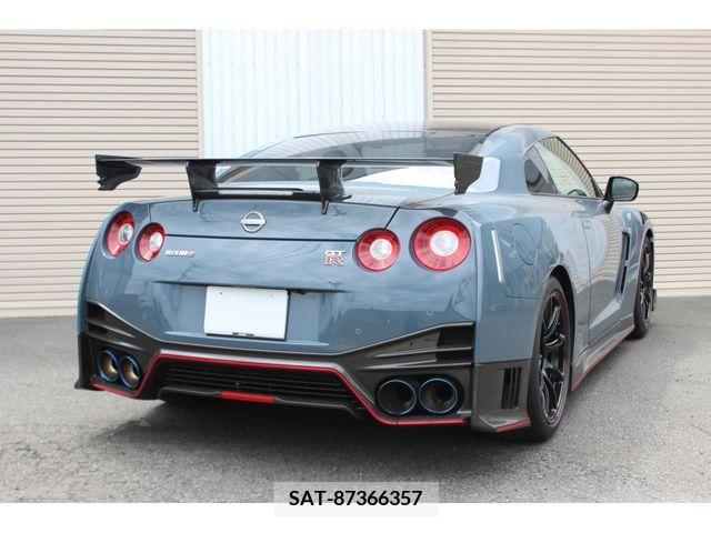 Nissan GT-R 2021-12 270836-3
