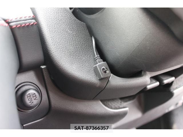 Nissan GT-R 2021-12 270836-6