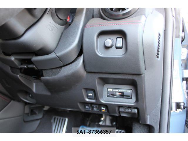 Nissan GT-R 2021-12 270836-5