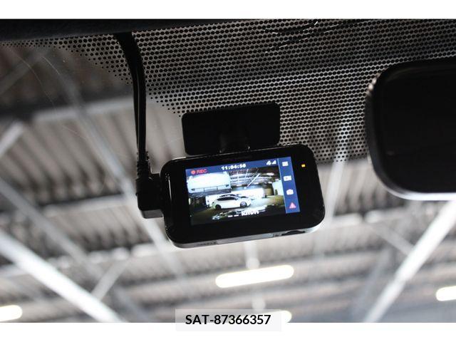 Nissan GT-R 2021-12 270836-22