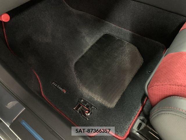 Nissan GT-R 2021-12 270836-15