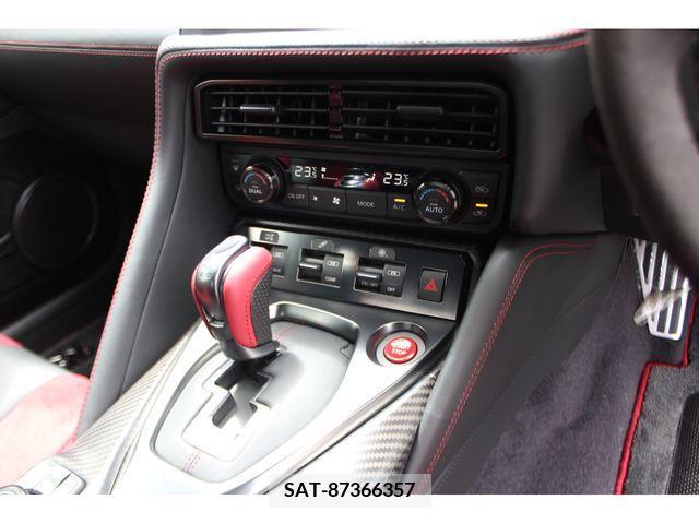 Nissan GT-R 2021-12 270836-11