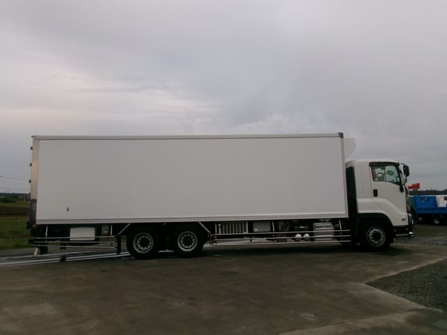 Isuzu GIGA 2016-11 11102-4